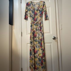 Pink Blush Floral Maternity Dress/Size Small/NWT